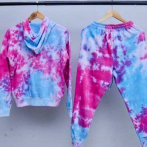 Tie Dye sweatsuit....Perfect for summer